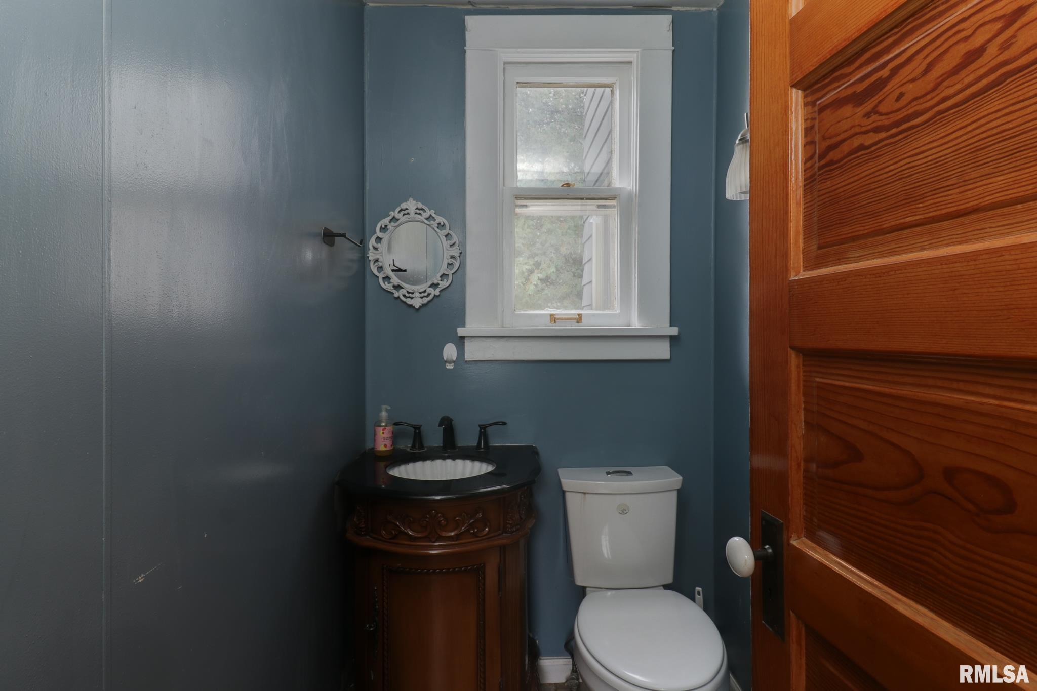 412 Elm Street Delavan, IL 61734 - Photo 13 of 33