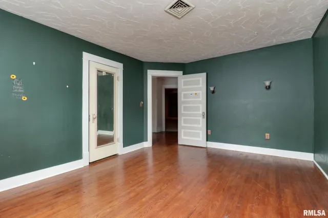 $185,000 | 412 Elm Street, Delavan, IL 61734