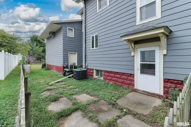 $185,000 | 412 Elm Street, Delavan, IL 61734