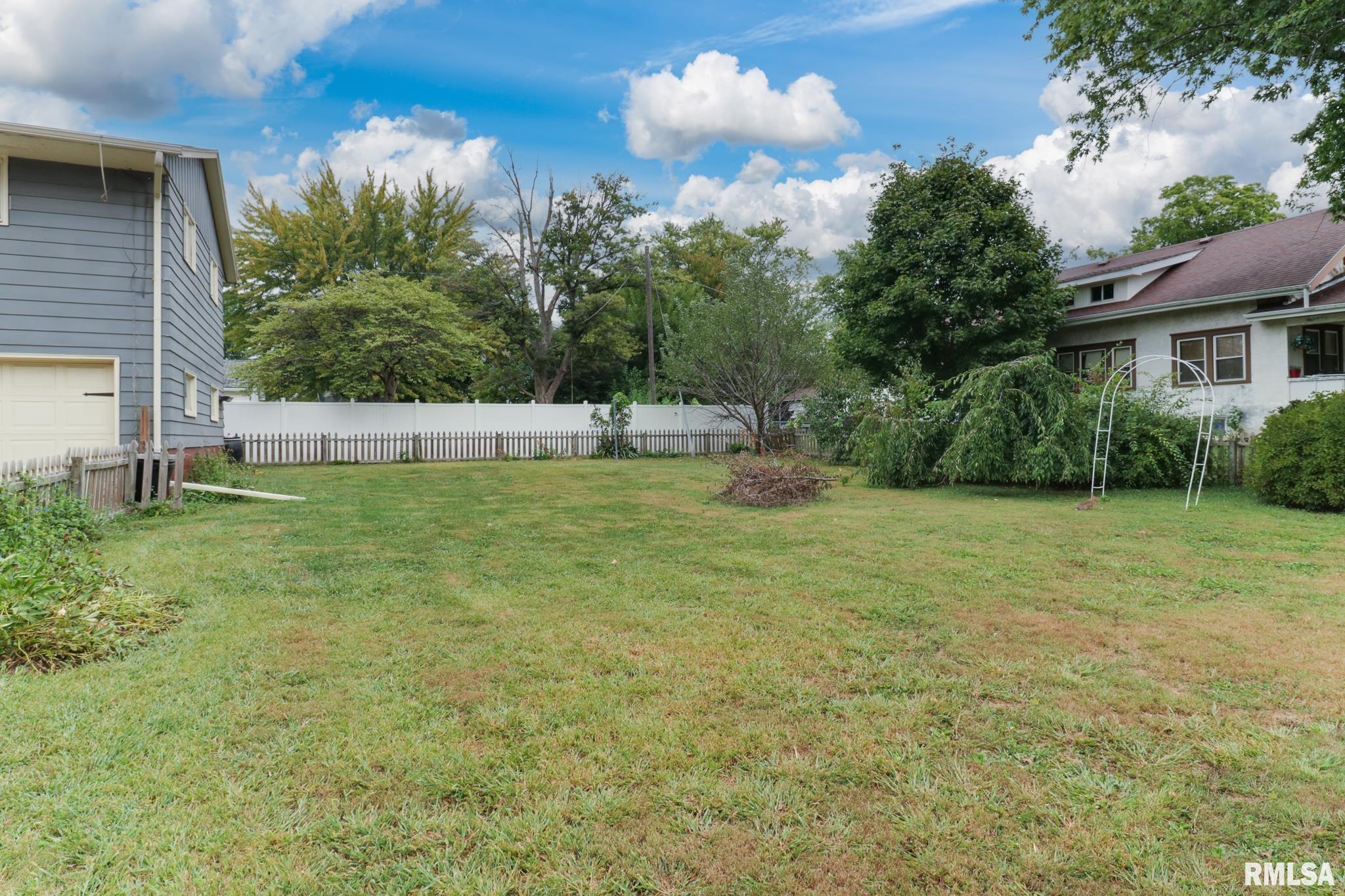 412 Elm Street Delavan, IL 61734 - Photo 30 of 33