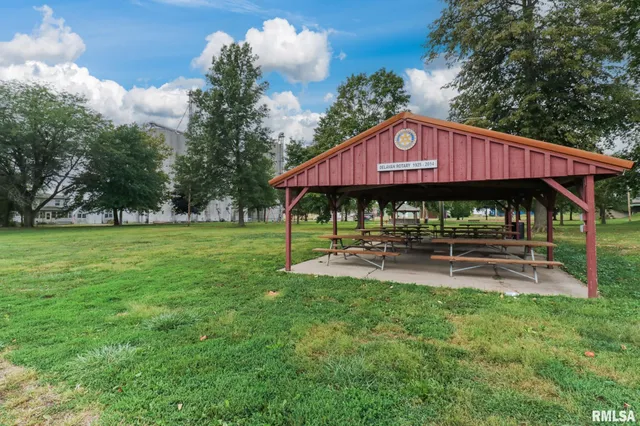 $185,000 | 412 Elm Street, Delavan, IL 61734