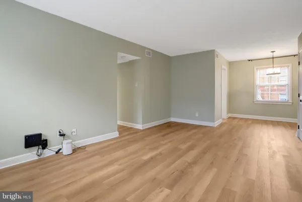 $2,450 | 2405 Arlington Boulevard, Unit 76, Arlington, VA 22201