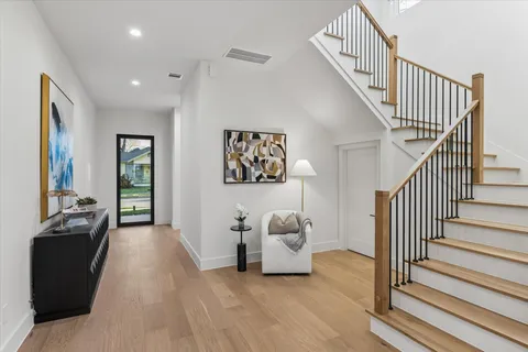 $1,395,000 | 107 East 24th Street, Houston, TX 77008