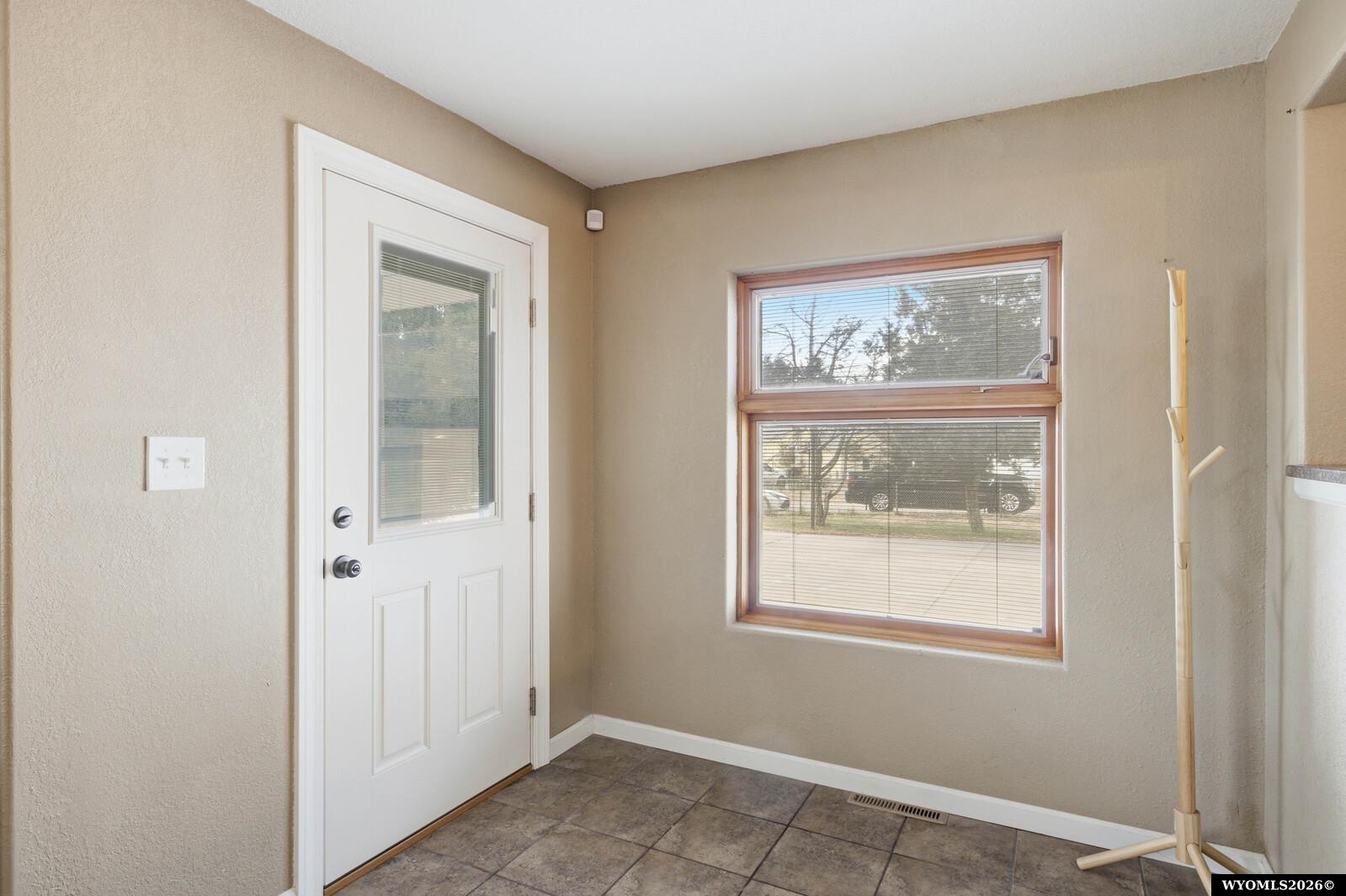 2230 River Meadows Road Casper, WY 82604 - Photo 5 of 46