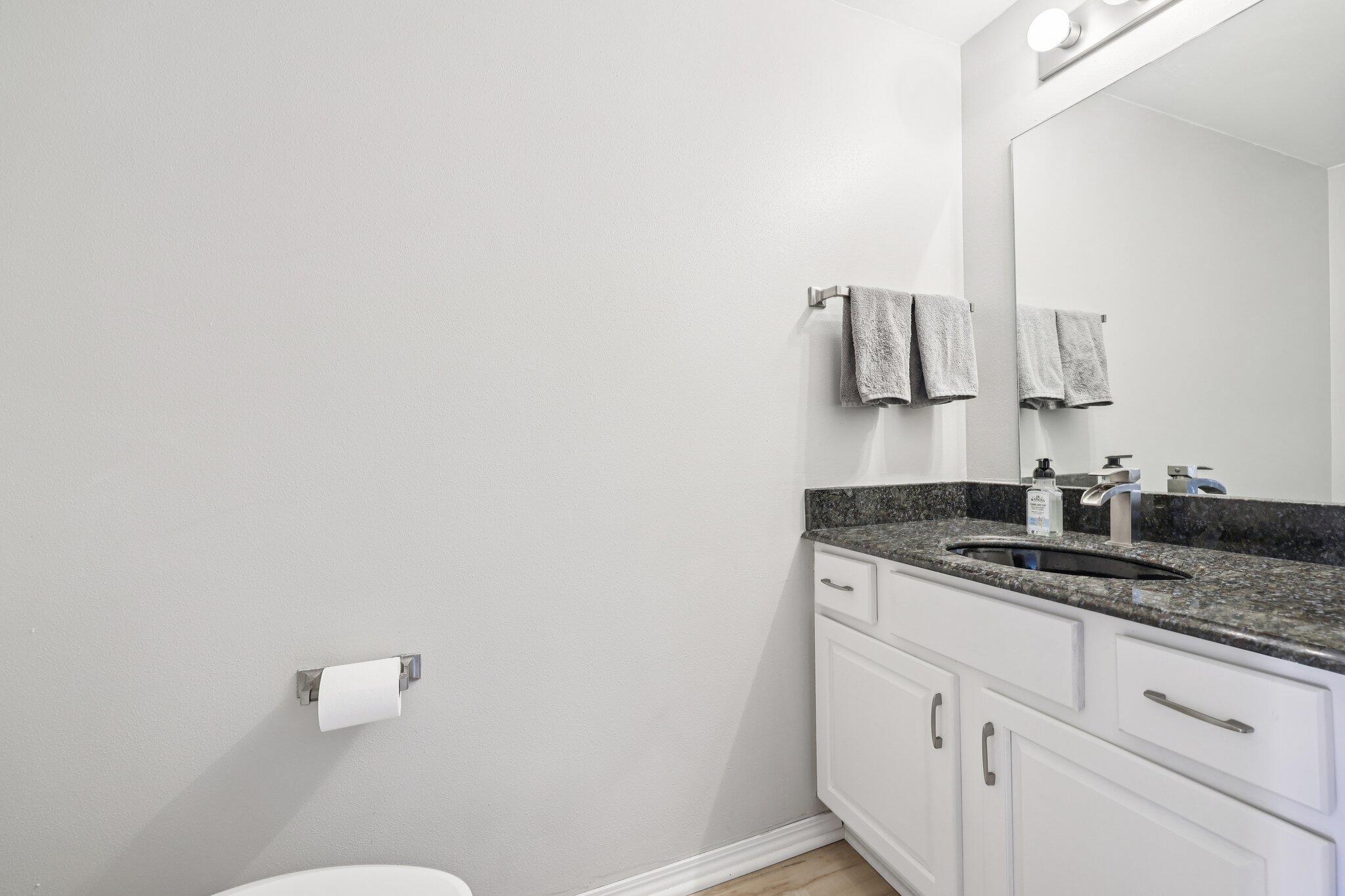 270 East Highland Avenue, Unit 446 Milwaukee, WI 53202 - Photo 13 of 29 Half bath on main