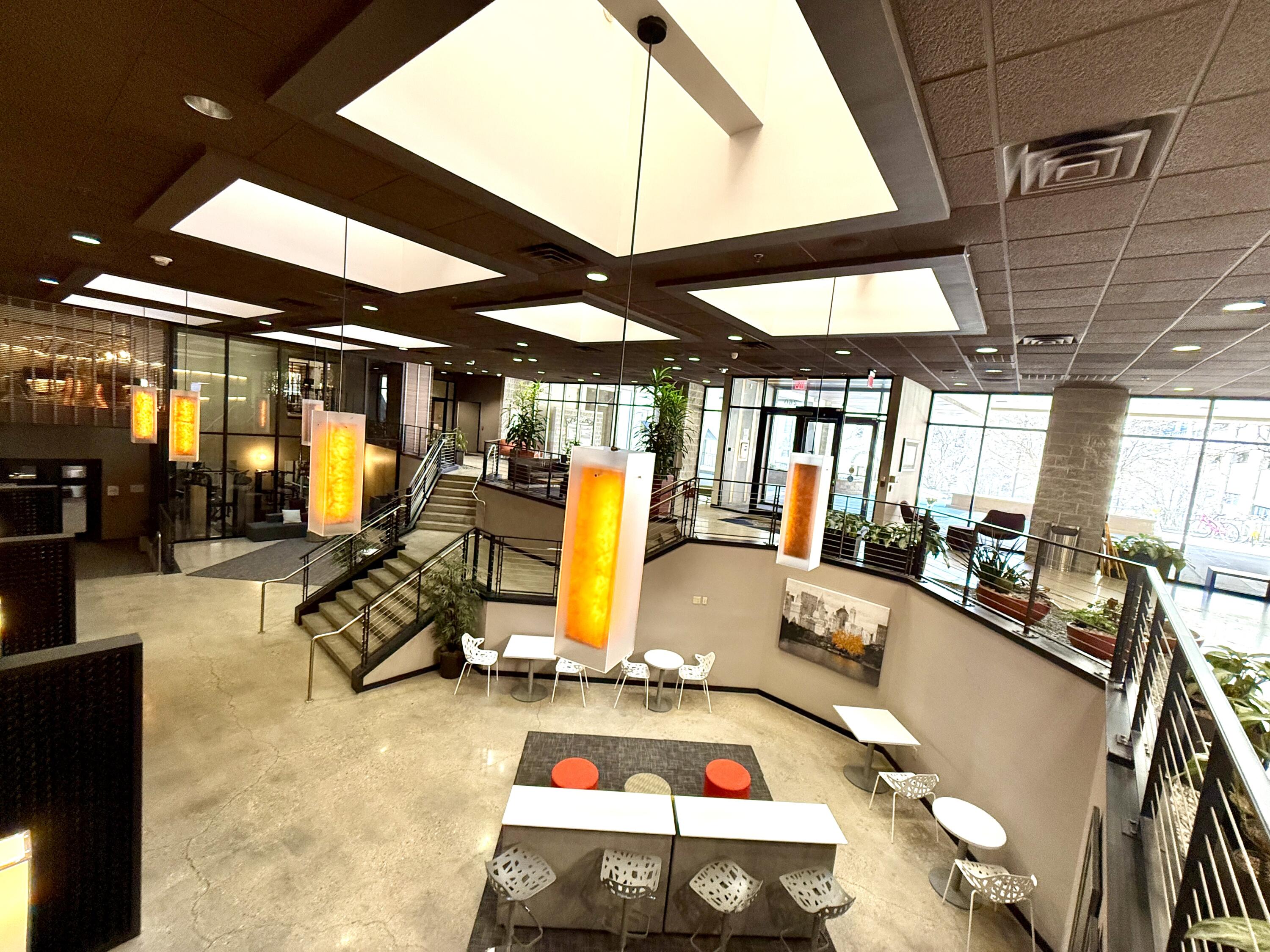 270 East Highland Avenue, Unit 446 Milwaukee, WI 53202 - Photo 3 of 29 Common area/Lobby