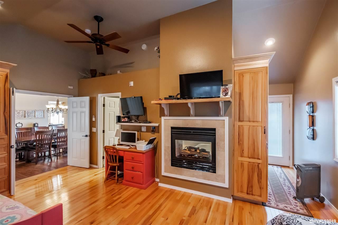 5854 Timber Ridge Drive Southeast Salem, OR 97317 - Photo 23 of 42