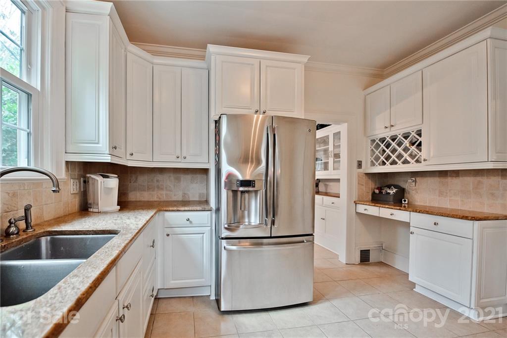2227 Sharon Road Charlotte, NC 28207 - Photo 12 of 27 Gallery Image 12