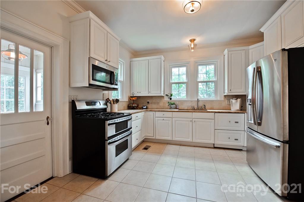 2227 Sharon Road Charlotte, NC 28207 - Photo 13 of 27 Gallery Image 13
