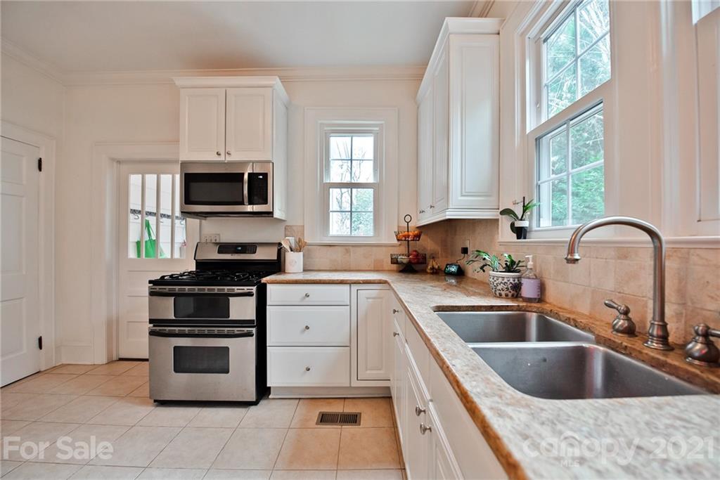 2227 Sharon Road Charlotte, NC 28207 - Photo 14 of 27 Gallery Image 14