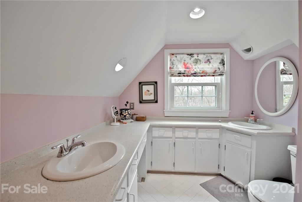 2227 Sharon Road Charlotte, NC 28207 - Photo 25 of 27 Gallery Image 25