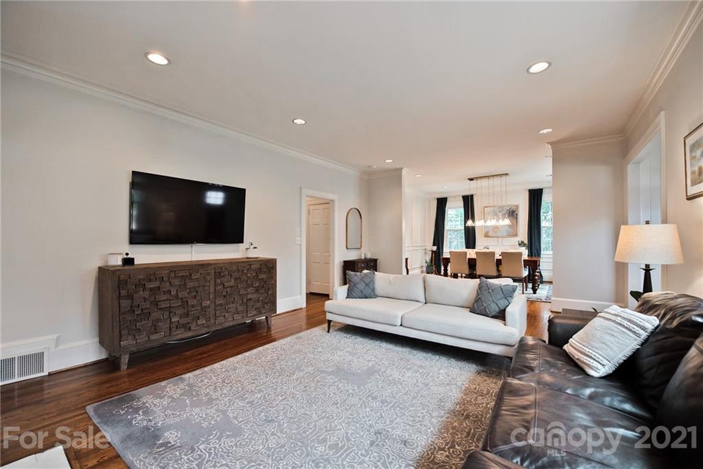 2227 Sharon Road Charlotte, NC 28207 - Photo 7 of 27 Gallery Image 7