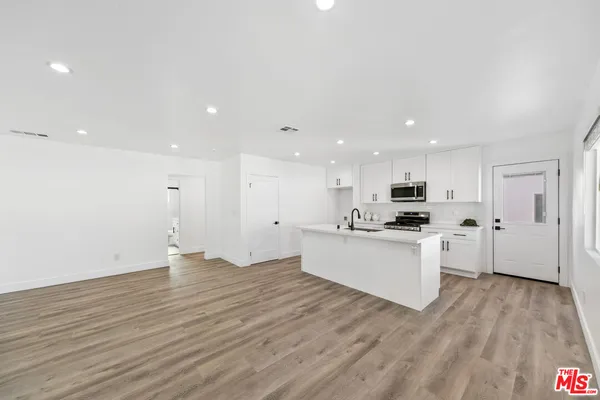 $1,975,000 | 4723 Albury Avenue, Lakewood, CA 90713