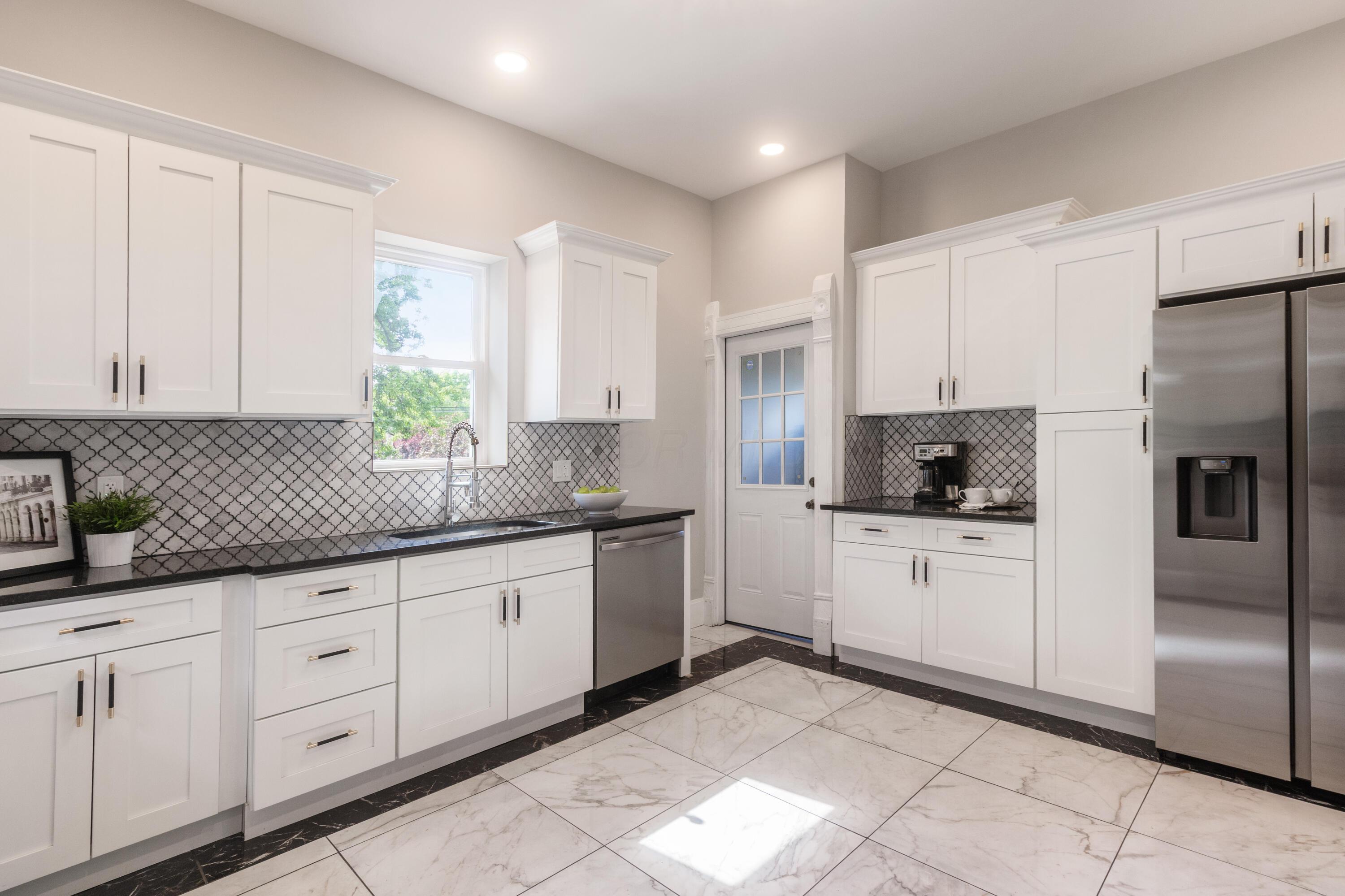 195 North Monroe Avenue Columbus, OH 43203 - Photo 14 of 30 Gourmet Kitchen