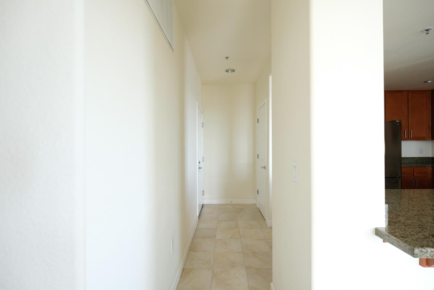 423 7th Street, Unit 901 Oakland, CA 94607 - Photo 5 of 13