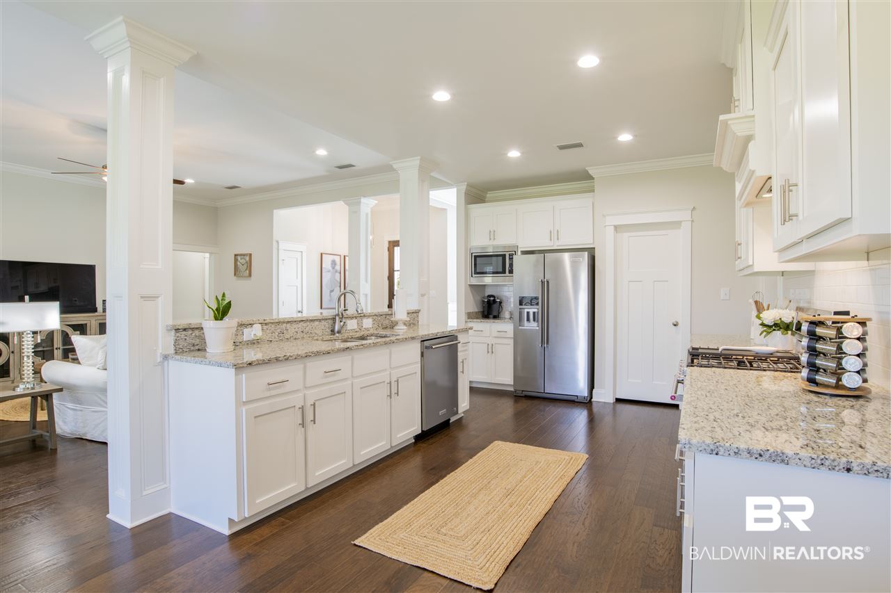 272 Garrison Boulevard Fairhope, AL 36532 - Photo 14 of 37 Kitchen