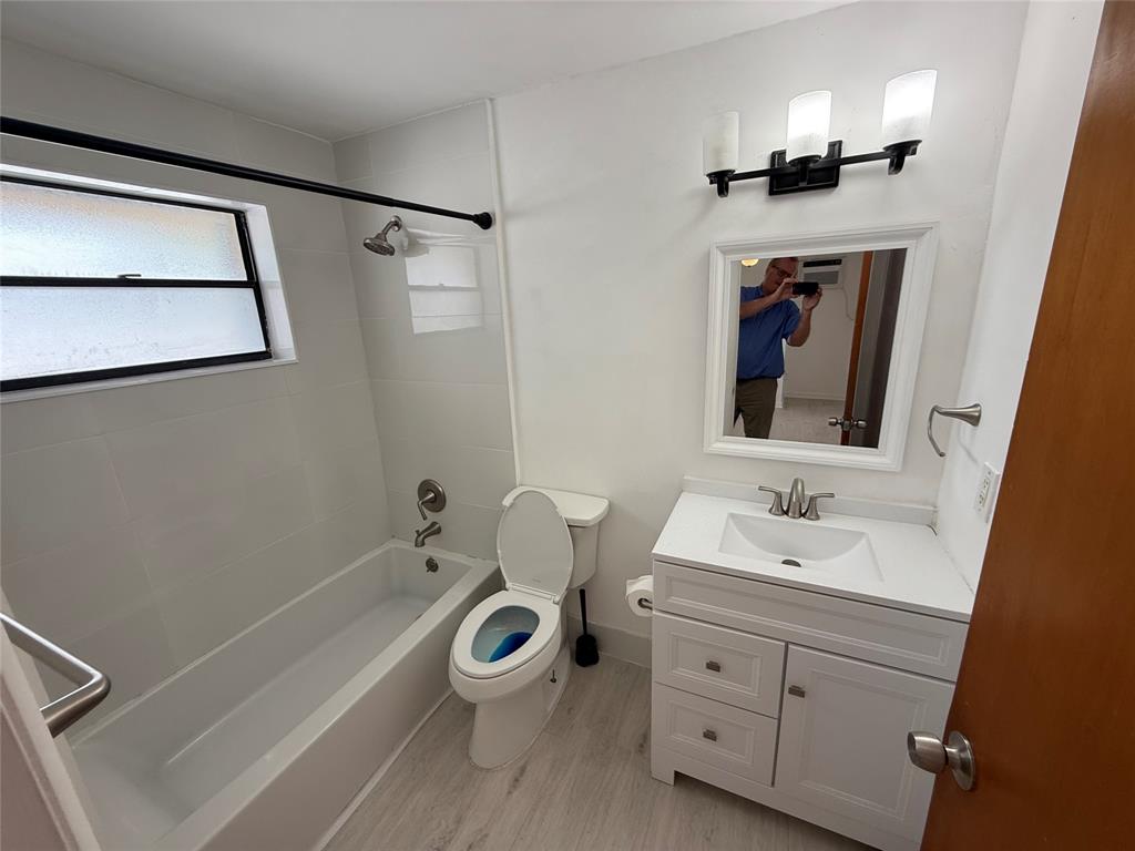 347 Elm Street Hollywood, FL 33019 - Photo 11 of 15