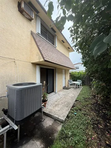 $1,595 | 347 Elm Street, Hollywood, FL 33019