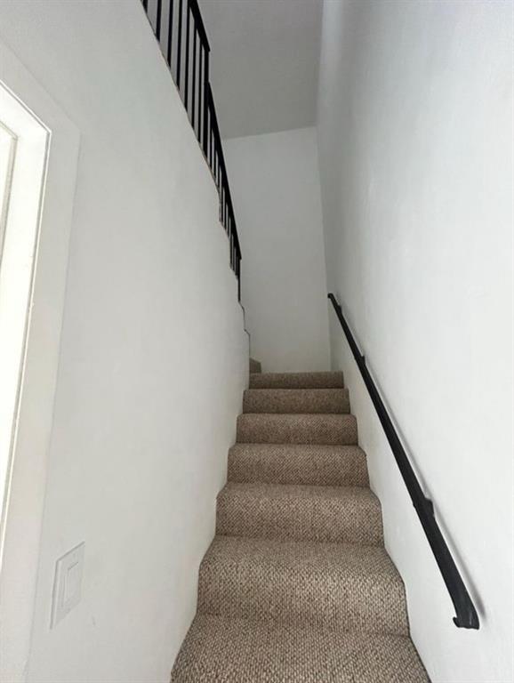 347 Elm Street Hollywood, FL 33019 - Photo 3 of 15