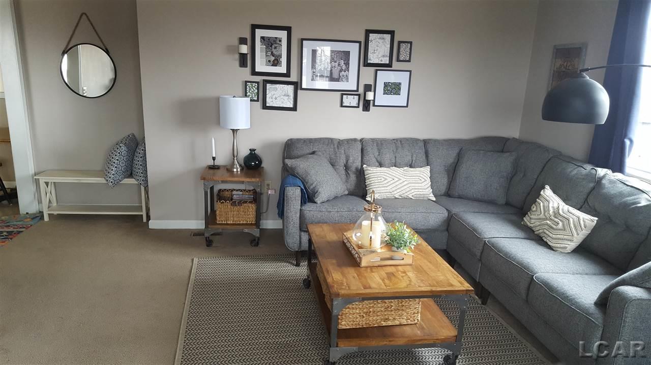 7190 Dudley Road Adrian, MI 49221 - Photo 3 of 27 LIVING ROOM 1