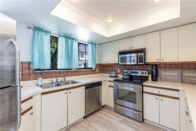 $5,000 | 870 Meadowland Drive, Unit C, Naples, FL 34108