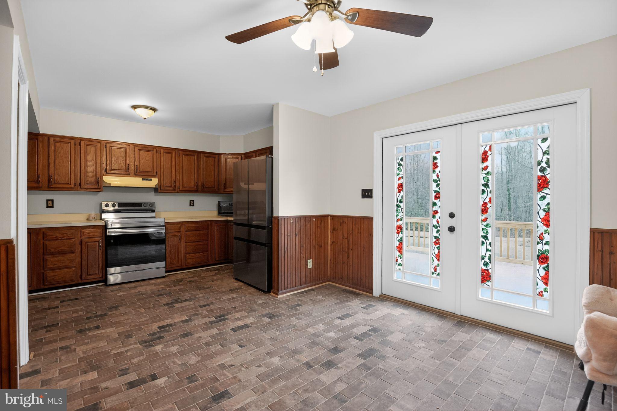 43447 Drum Cliff Road Hollywood, MD 20636 - Photo 17 of 37 Charming kitchen with inviting outdoor views.