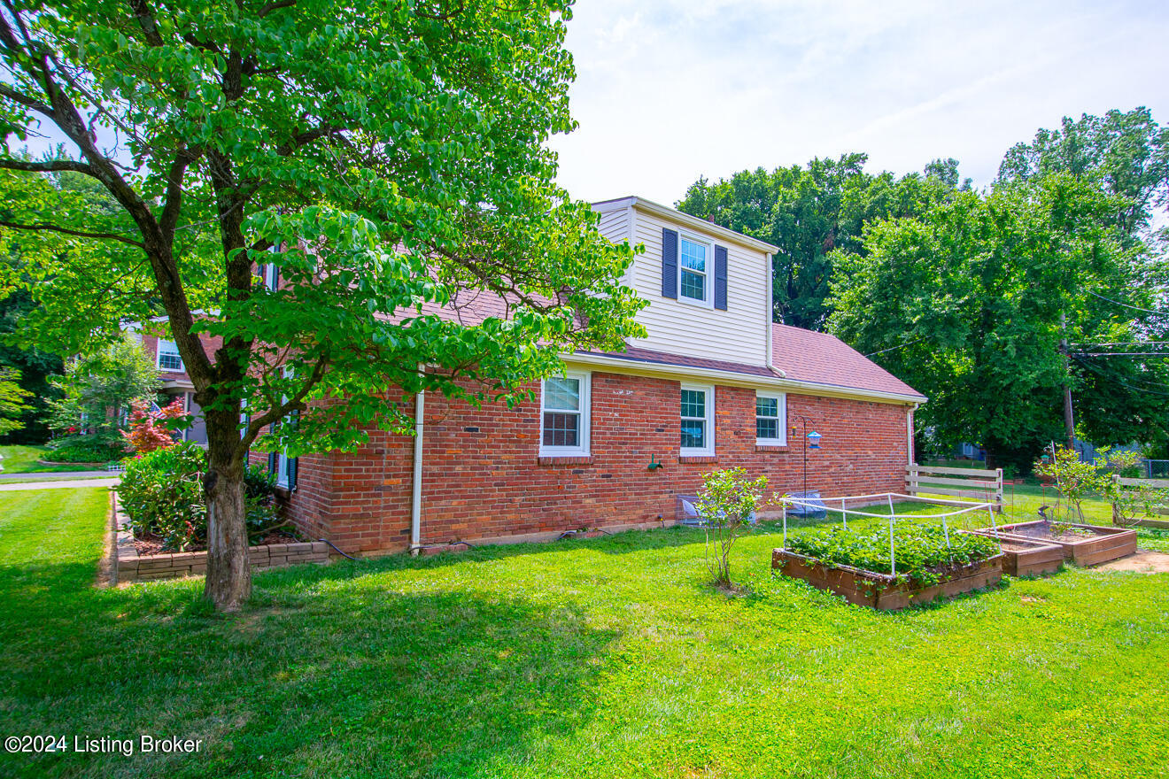 8610 Whipps Bend Road Louisville, KY 40222 - Photo 8 of 73 WhippsBend-8