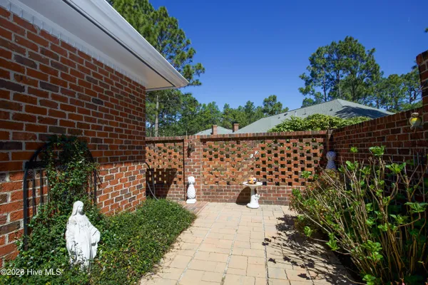 $425,000 | 3 Drayton Court, Southern Pines, NC 28387