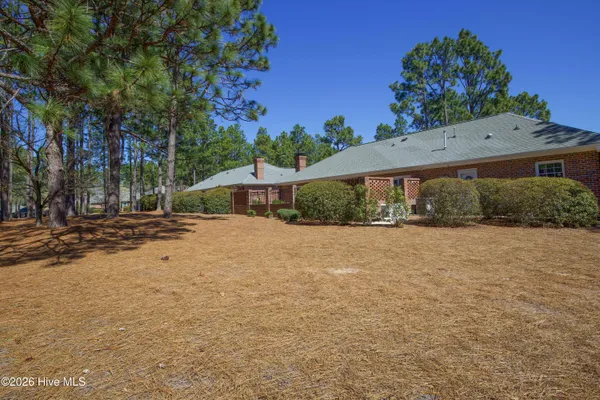 $425,000 | 3 Drayton Court, Southern Pines, NC 28387