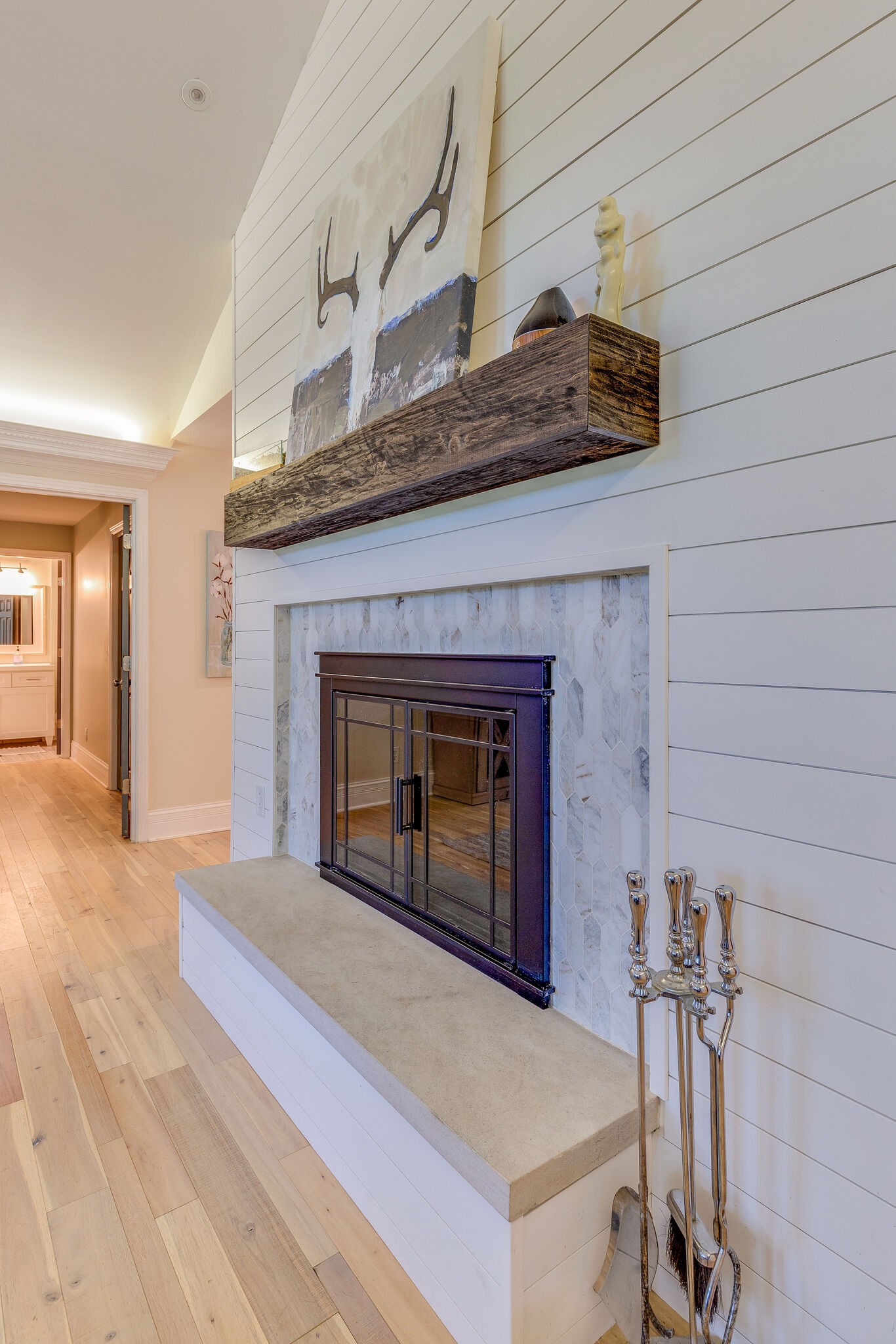 21 Cooks Road Mount Juliet, TN 37122 - Photo 7 of 35 a living room with a fireplace