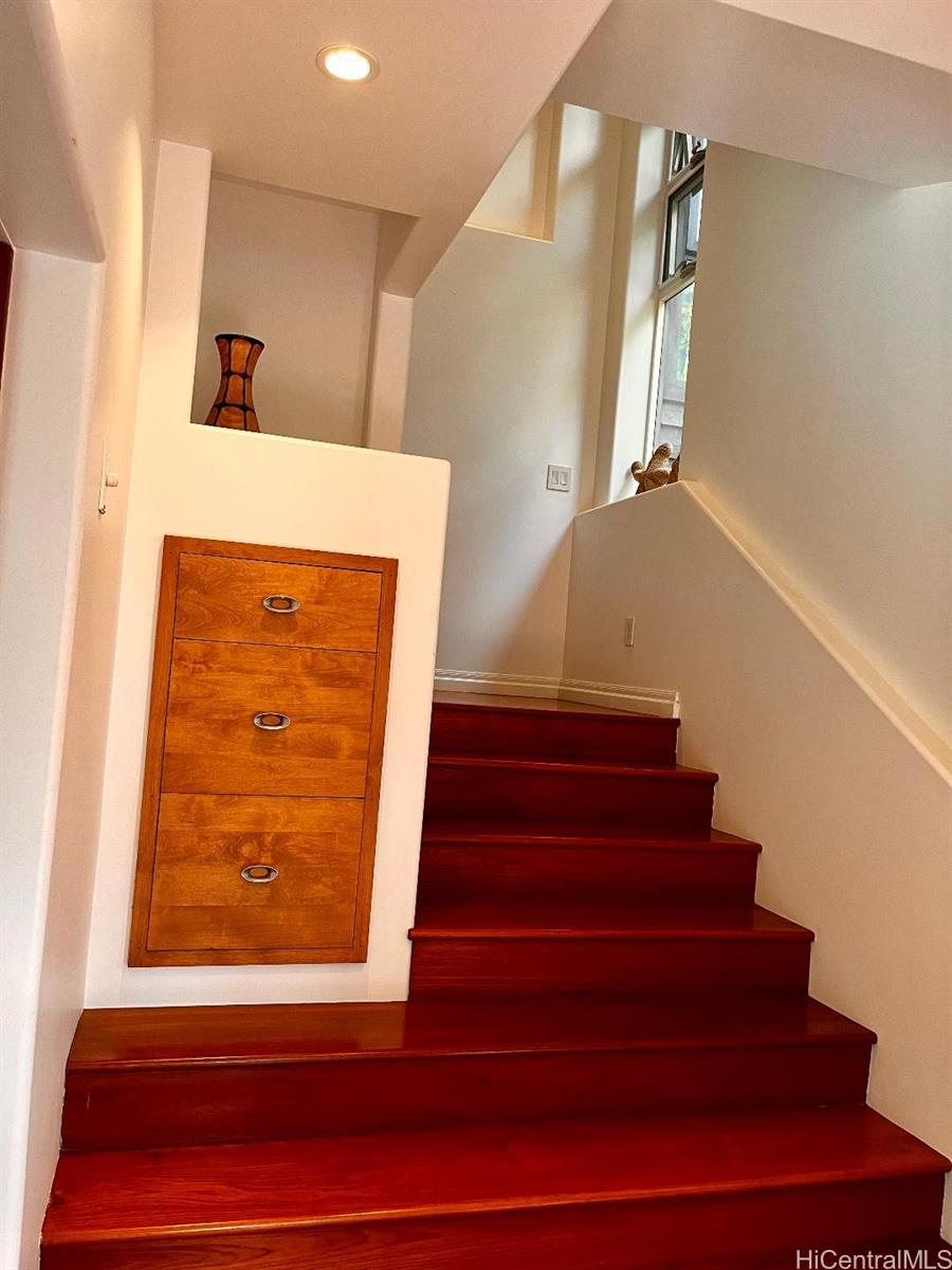 59-530 Hoalike Road Haleiwa, HI 96712 - Photo 8 of 25 a view of entryway