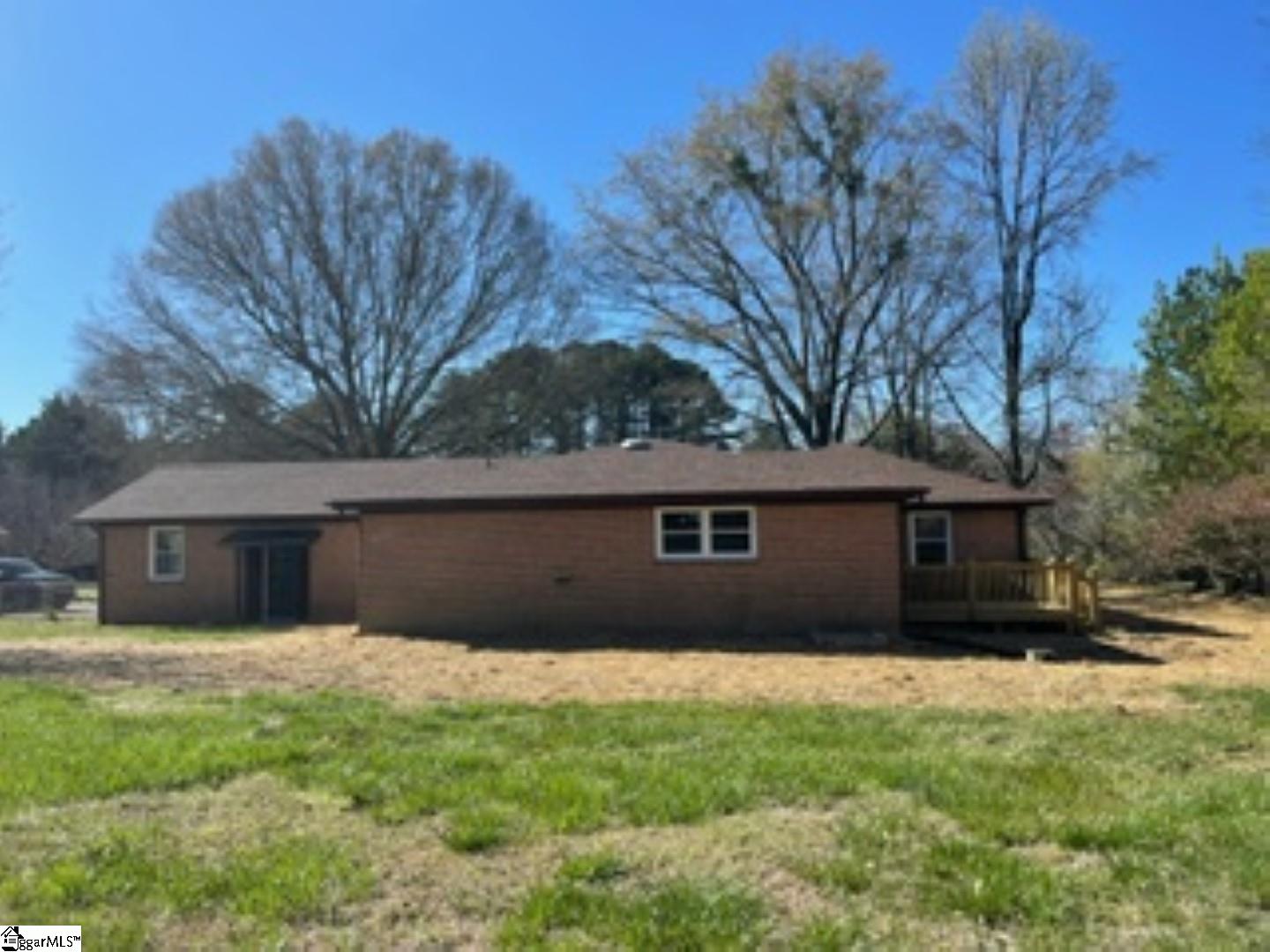 201 Ponder Road Greer, SC 29651 - Photo 8 of 35