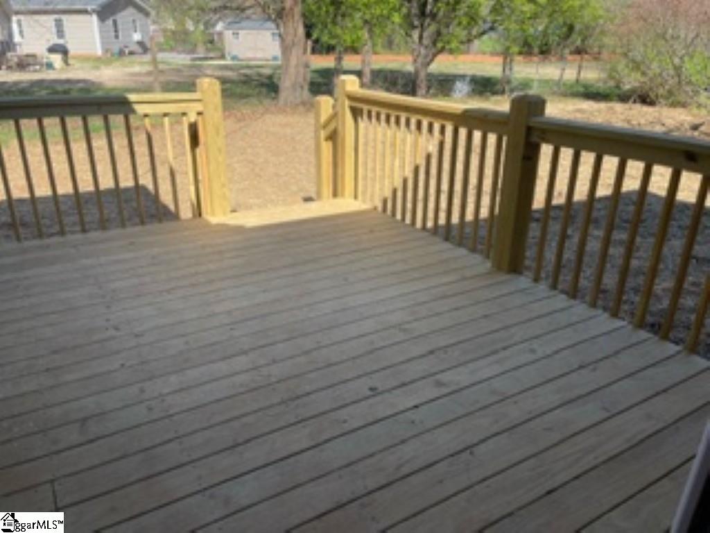 201 Ponder Road Greer, SC 29651 - Photo 10 of 35