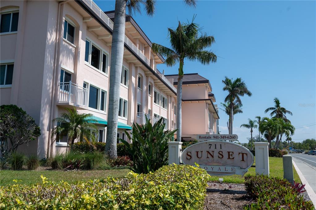 711 Beach Road, Unit 102 Sarasota, FL 34242 - Photo 2 of 21 Gallery Image 2