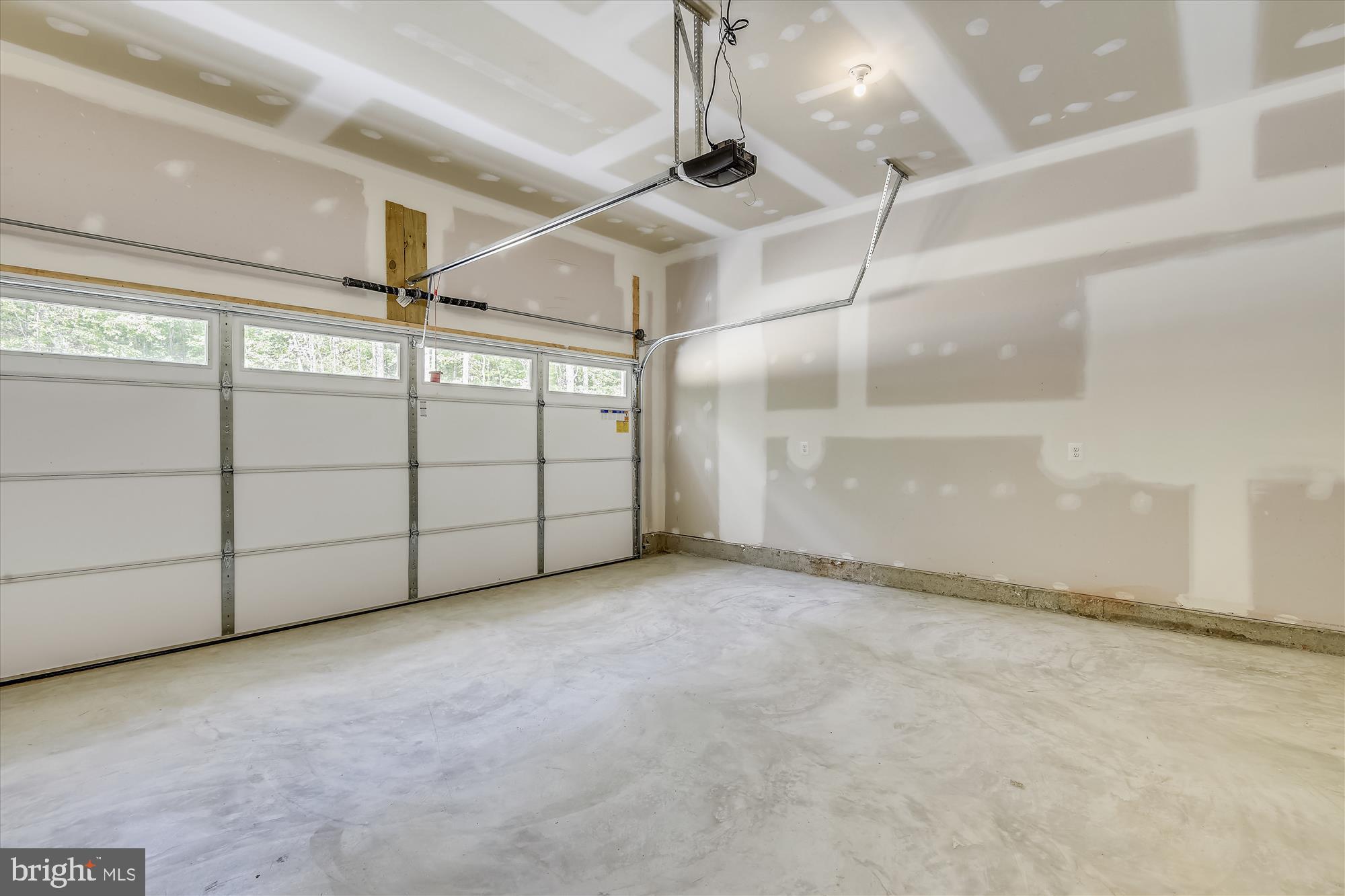 1 Ac Corner Road Sumerduck, VA 22742 - Photo 23 of 29 Garage