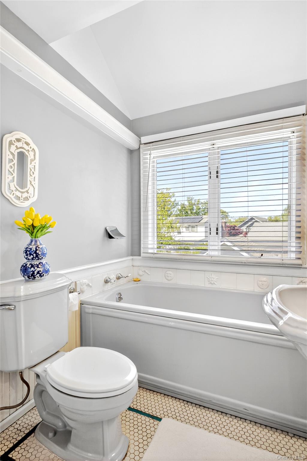 8 Revilo Road Bayville, NY 11709 - Photo 18 of 27