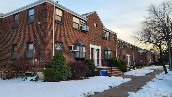 $259,000 | 15-27 159th Street, Unit 619 | Whitestone