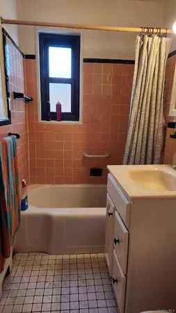 $259,000 | 15-27 159th Street, Unit 619 | Whitestone