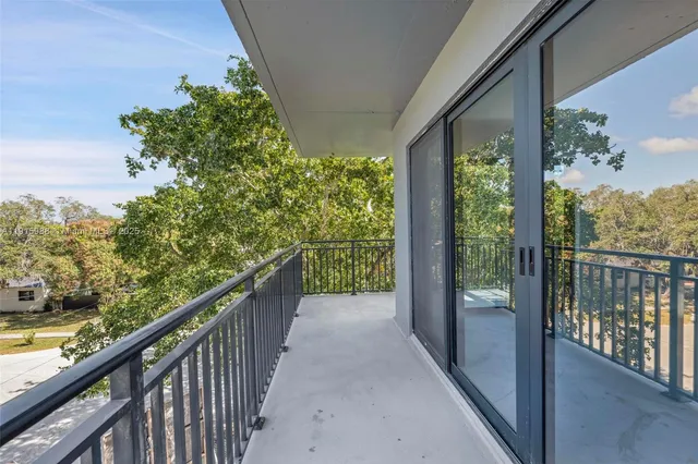 $3,000 | 840 Northeast 130th Street, Unit 400, North Miami, FL 33161