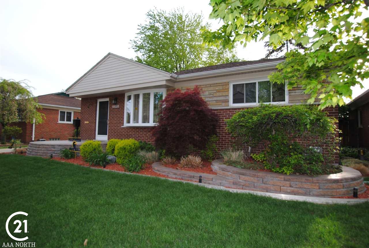 22851 Rausch Avenue Eastpointe, MI 48021 - Photo 1 of 33