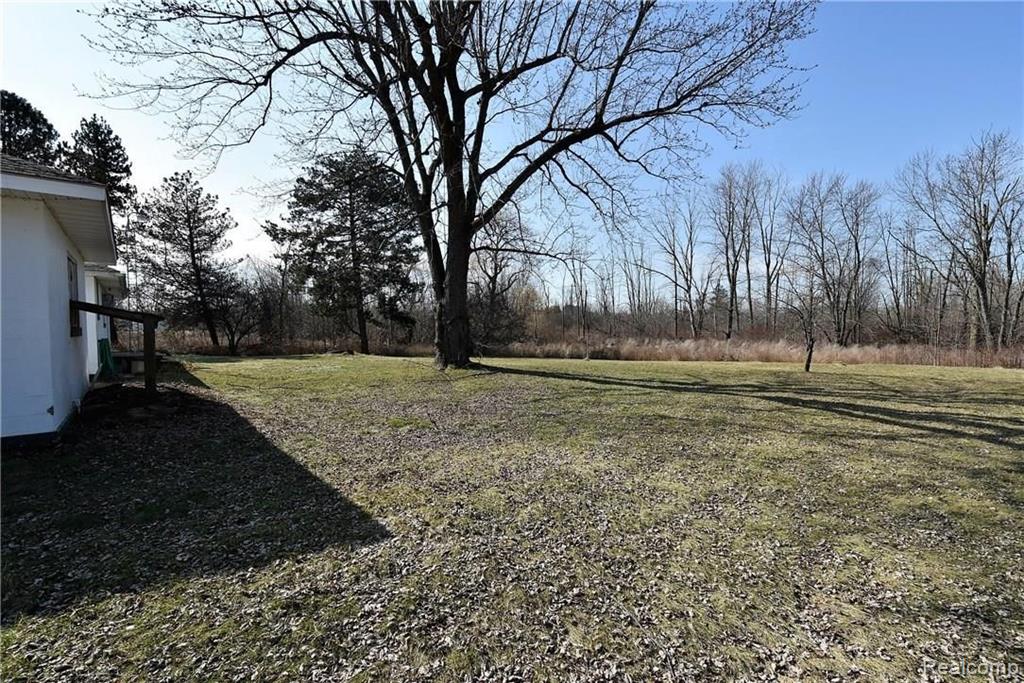 3412 South Center Road Burton, MI 48519 - Photo 4 of 22