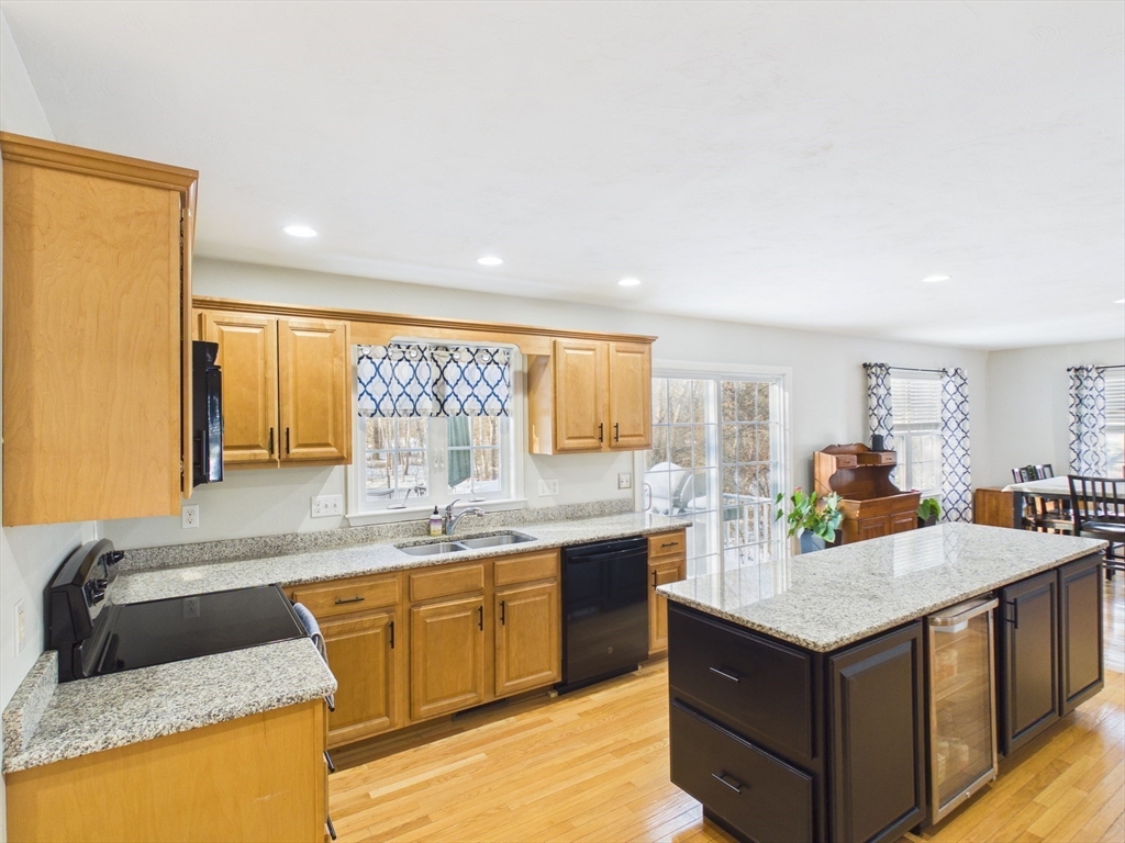 76 Karen's Way Raynham, MA 02767 - Photo 13 of 42