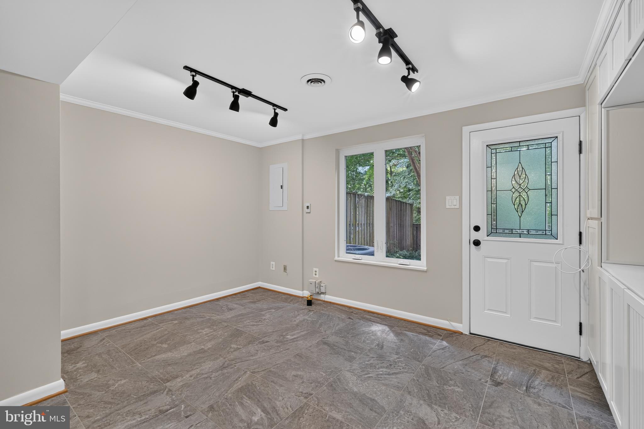 6313 Sunset Terrace Springfield, VA 22153 - Photo 20 of 27 Gallery Image 20