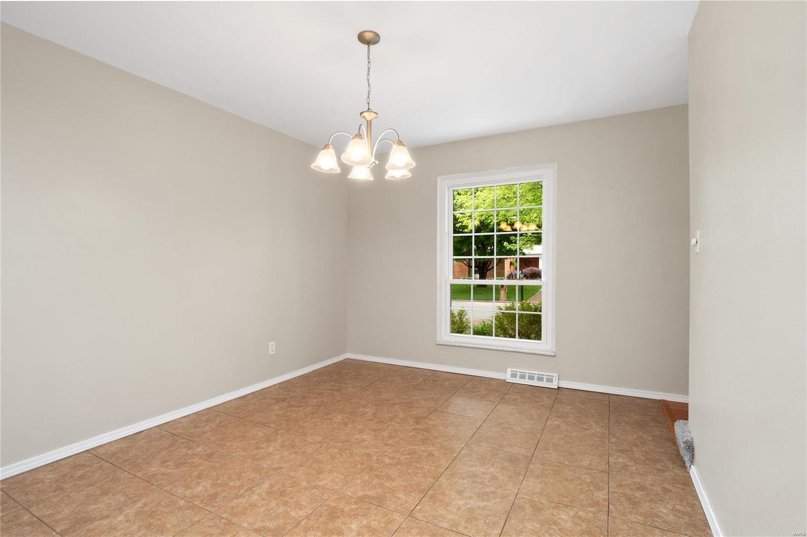 312 Bunker Hill Road Belleville, IL 62221 - Photo 11 of 36 Gallery Image 11
