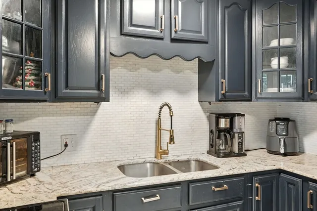 $279,000 | 381 North Brook Road, Springfield, MA 01119