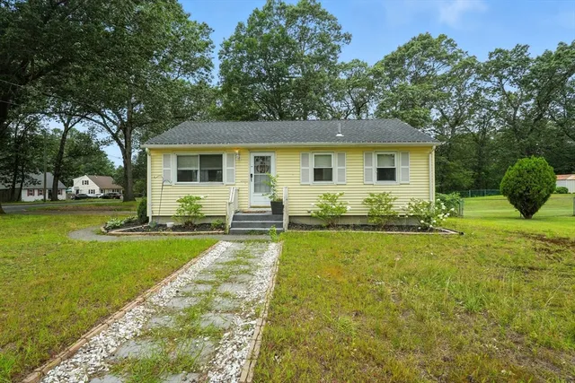 $279,000 | 381 North Brook Road, Springfield, MA 01119