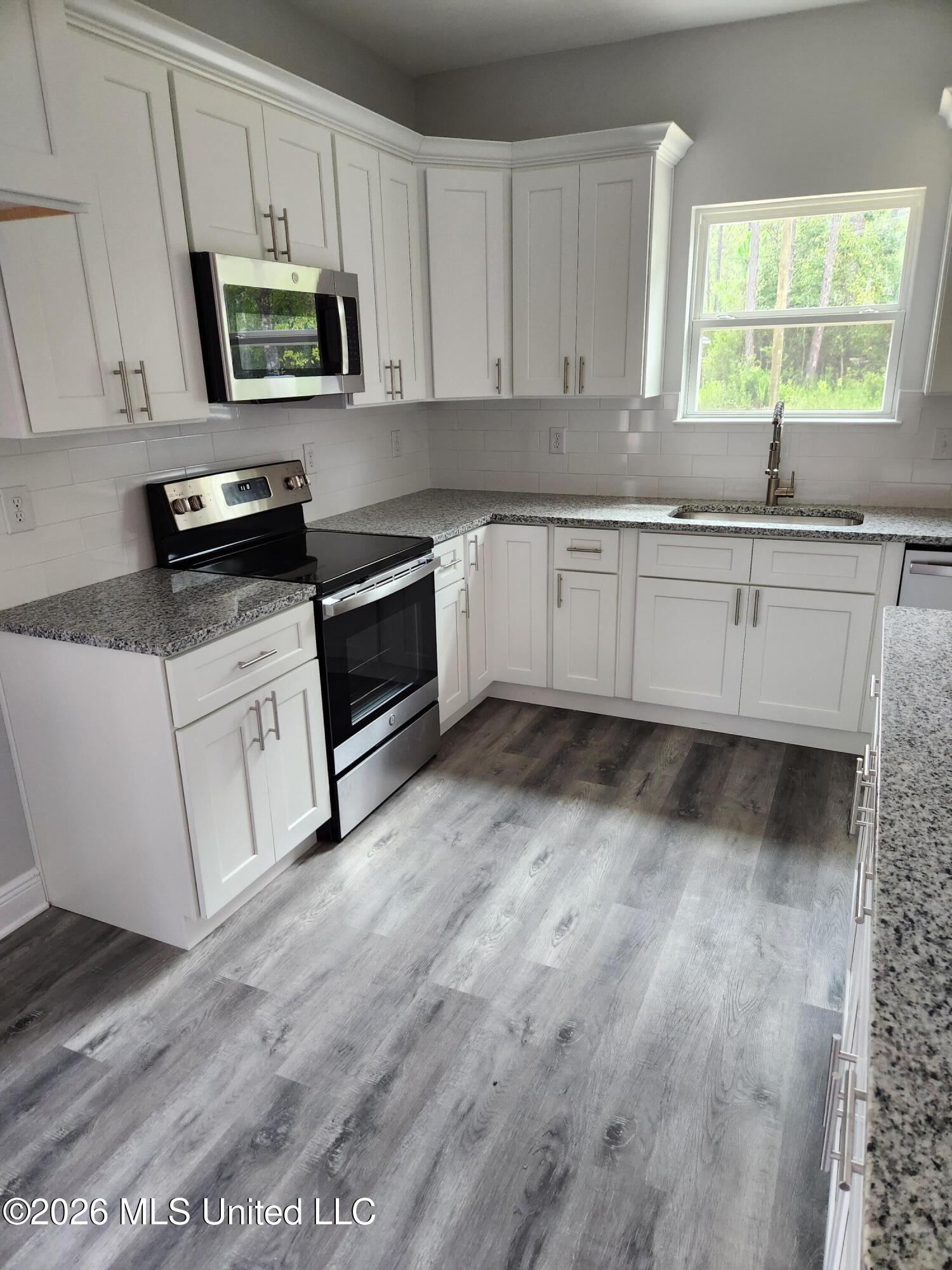 3232 Grouper Road Gautier, MS 39553 - Photo 3 of 9 20220907_111419