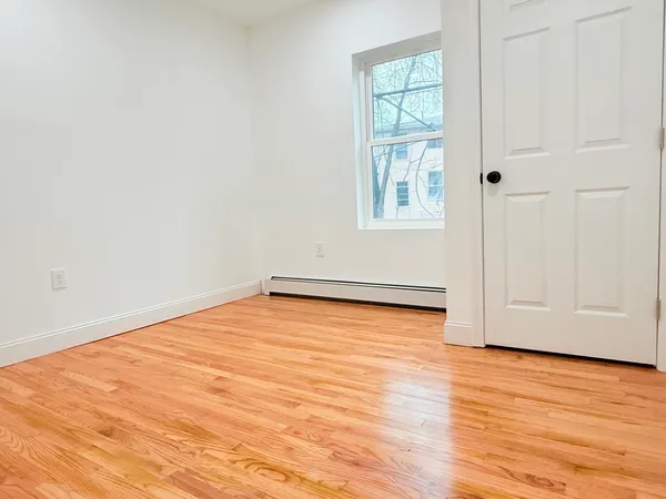 $2,590 | 23 Bellevue Street, Unit 1, Worcester, MA 01609