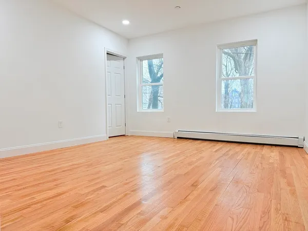 $2,590 | 23 Bellevue Street, Unit 1, Worcester, MA 01609