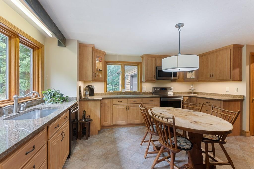 201 Beaman Road Princeton, MA 01541 - Photo 8 of 41